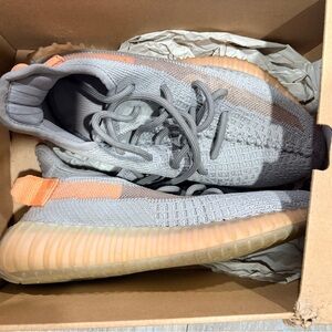 Light Gray Knit Sneakers with Peach Accent